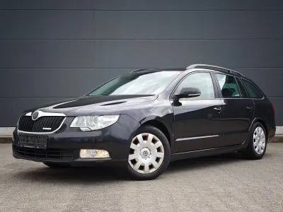 Gebraucht Skoda Superb GreenLine 105 PS (77 kW) 2012 Schwarz Kombi