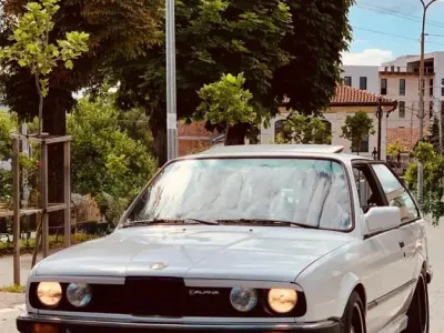 Gebraucht BMW 323 150 PS (110 kW) 1985 Weiß Coupé