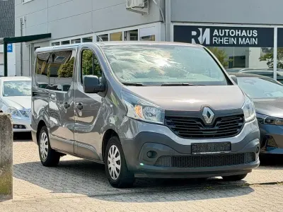 Gebraucht Renault Trafic Expression 140 PS (102 kW) 2015 Grau Van / Kleinbus
