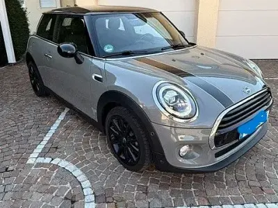 Gebraucht Mini Cooper D 116 PS (85 kW) 2019 Grau Kleinwagen