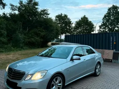 Gebraucht Mercedes E220 AMG 170 PS (125 kW) 2009 Silber Limousine