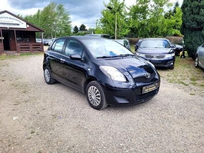 Usado Toyota Yaris Life 69 HP (50 kW) 2011 Preto Sedan