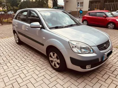 Używany Kia Rio Vision 97 KM (71 kW) 2009 Szary Sedan/Limuzyna