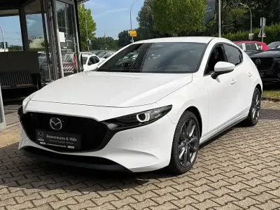 Gebraucht Mazda 3 Center-Line 140 PS (102 kW) 2025 Snowflake white pearl Limousine