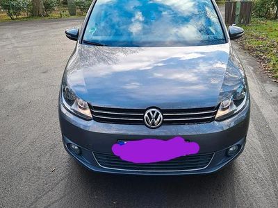 Gebraucht VW Touran Life 105 PS (77 kW) 2014 Braun Van / Kleinbus