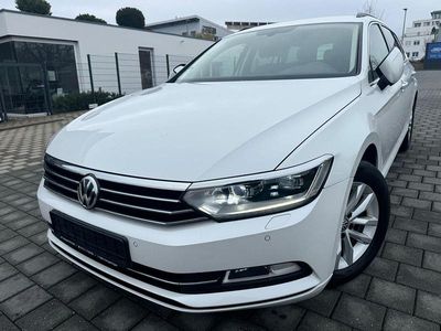 Gebraucht VW Passat 150 PS (110 kW) 2019 Violet Kombi