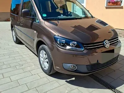 Gebraucht VW Caddy Comfortline 105 PS (77 kW) 2011 Braun Van / Kleinbus