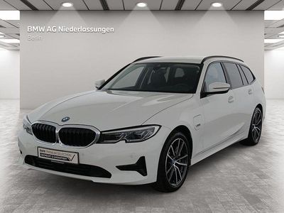 Second-hand BMW 330e Sport Line 292 CP (214 kW) 2022 Alb Break