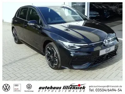 Używany VW Golf VIII R-line 150 KM (110 kW) 2025 Czarny Sedan/Limuzyna