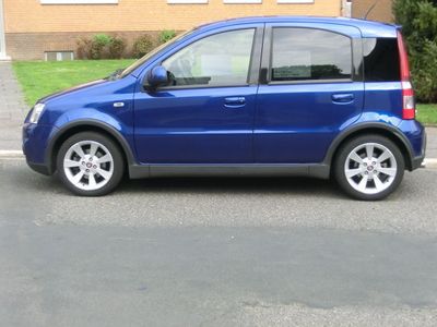 Gebraucht Fiat Panda Sport 101 PS (74 kW) 2010 Blau metallic Kleinwagen