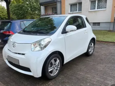 Gebraucht Toyota iQ 68 PS (50 kW) 2009 Weiß Kleinwagen