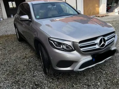 Gebraucht Mercedes GLC250 204 PS (150 kW) 2018 Grau Limousine