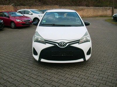 Gebraucht Toyota Yaris 90 PS (66 kW) 2014 Weiß Kleinwagen