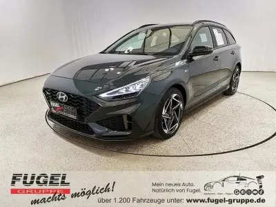 Neu Hyundai i30 N Line 140 PS (102 kW) 2025 Cypress green met. Kombi