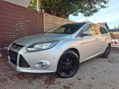 Gebraucht Ford Focus Titanium 125 PS (91 kW) 2012 Silber Limousine