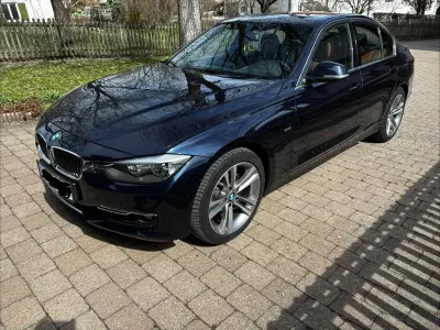 Gebraucht BMW 316 Luxury Line 136 PS (100 kW) 2014 Blau Limousine