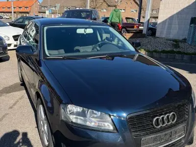 Gebraucht Audi A3 Attraction 105 PS (77 kW) 2011 Blau Kleinwagen