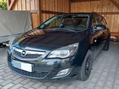 gebraucht Opel Astra Sportstourer 1.6 Turbo Navi Xenon PDC uvm TOP
