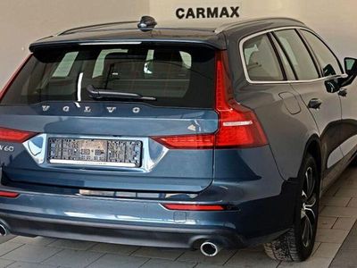 Usado Volvo V60 Momentum 197 HP (144 kW) 2021 Azul Carrinha