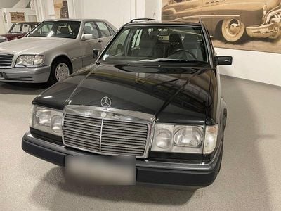Usata Mercedes E300 Sportline 179 CV (131 kW) 1990 Nero Station wagon