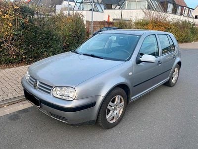 Silber Gebraucht 2002 VW Golf Limousine | 2.690 € (Fairer Preis)