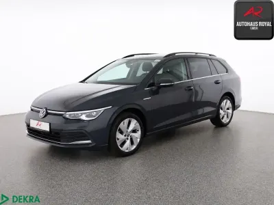 Gebraucht VW Golf VIII Style 150 PS (110 kW) 2023 Uranograu Kombi