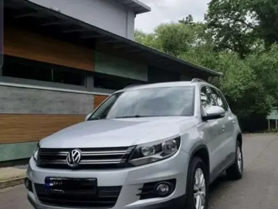 Gebraucht VW Tiguan Trendline 140 PS (102 kW) 2014 Grau SUV