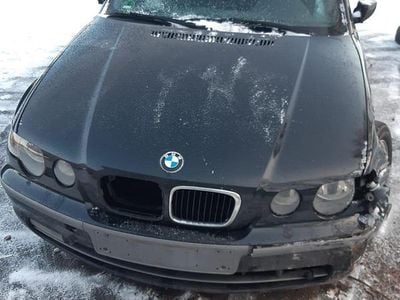 Schwarz Gebraucht 2002 BMW 316 | 950 €