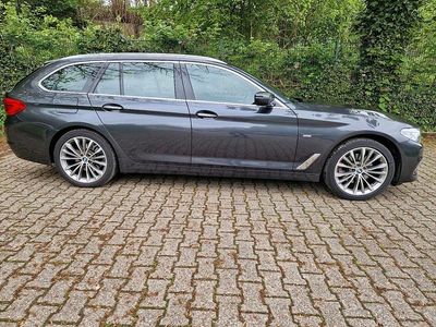 Gebraucht BMW 520 Luxury Line 190 PS (139 kW) 2019 Grau Kombi