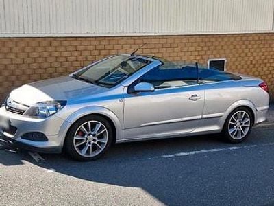 Gebraucht Opel Astra Cabriolet 140 PS (102 kW) 2006 Silber Cabrio