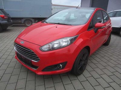 Usata Ford Fiesta Trend 82 CV (60 kW) 2015 Rosso Utilitaria