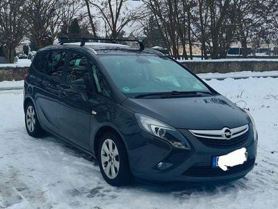 Grau Gebraucht 2016 Opel Zafira Tourer drive Van / Kleinbus | 8.400 € (Fairer Preis)