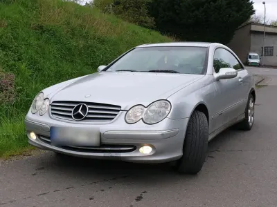Gebraucht Mercedes CLK240 170 PS (125 kW) 2002 Silber Coupé