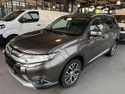 Braun Gebraucht 2018 Mitsubishi Outlander Top SUV | 21.890 € (Fairer Preis)