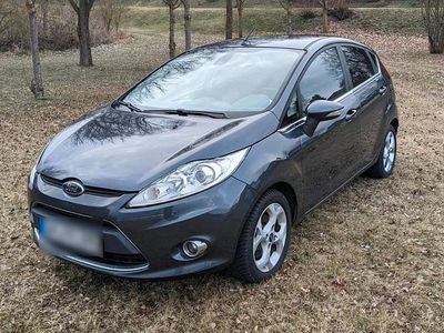 Gebraucht Ford Fiesta 80 PS (58 kW) 2009 Grau Kleinwagen