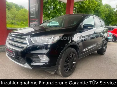 Gebraucht Ford Kuga Trend 120 PS (88 kW) 2019 Schwarz SUV