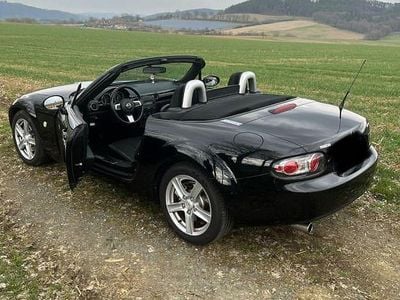 Second-hand Mazda MX5 Energy 126 CP (92 kW) 2005 Negru Cabrio