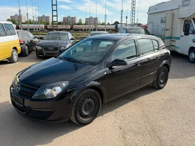 Usado Opel Astra 105 HP (77 kW) 2005 Preto Sedan