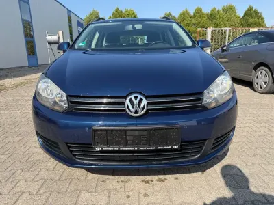 Gebraucht VW Golf VI Comfortline 105 PS (77 kW) 2010 Blau Kombi
