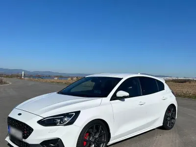 Brugt Ford Focus ST 280 HK (205 kW) 2019 Hvid Sedan