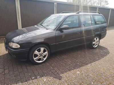 Gebraucht Opel Astra 101 PS (74 kW) 1996 Schwarz Kombi