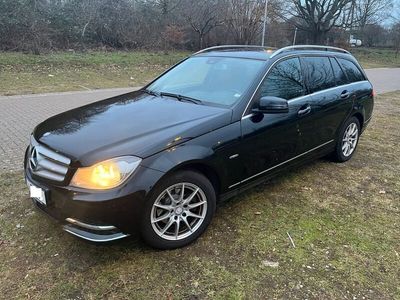 Gebraucht Mercedes C200 Avantgarde 136 PS (100 kW) 2011 Schwarz Kombi