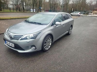 Gebraucht Toyota Avensis Executive 177 PS (130 kW) 2014 Kombi