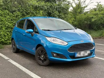 Używany Ford Fiesta 95 KM (69 kW) 2014 Niebieski Hatchback