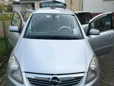 Gebraucht Opel Zafira 125 PS (91 kW) 2010 Silber Van / Kleinbus