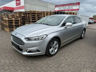 Gebraucht Ford Mondeo Titanium 179 PS (131 kW) 2019 Silber Limousine