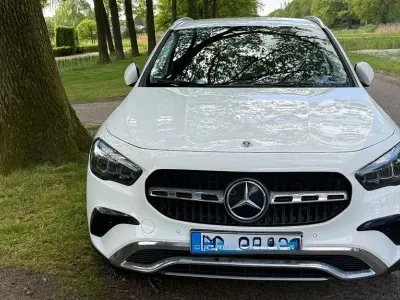 Gebraucht Mercedes GLA220 190 PS (139 kW) 2023 Weiß SUV