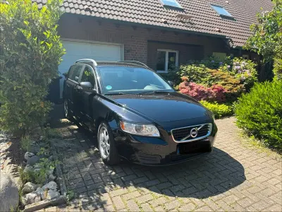 Gebraucht Volvo V50 Kinetic 109 PS (80 kW) 2010 Schwarz Kombi