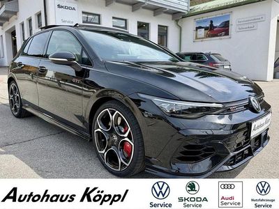 Neu VW Golf VIII GTI Clubsport 300 PS (220 kW) 2026 Grenadillschwarz metallic Limousine