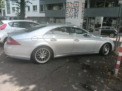 Gebraucht Mercedes 219 224 PS (164 kW) 2009 Silber Coupé